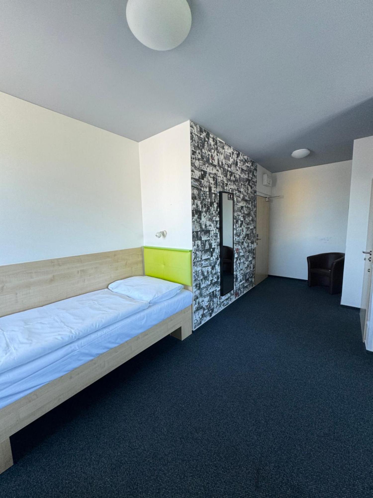 Sport Hotel Sletiste Kladno Exterior foto